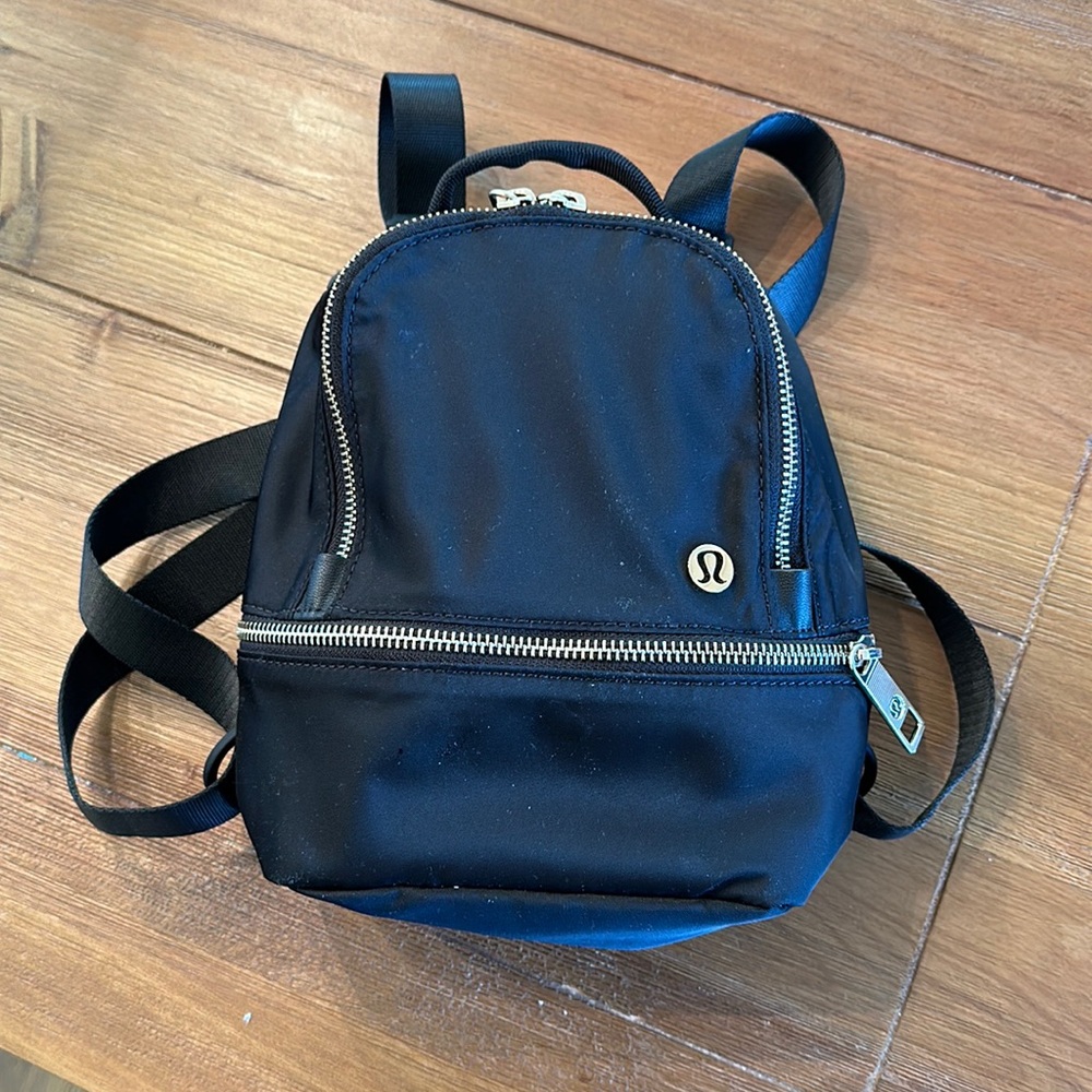 Lululemon mini backpack/crossbody black
